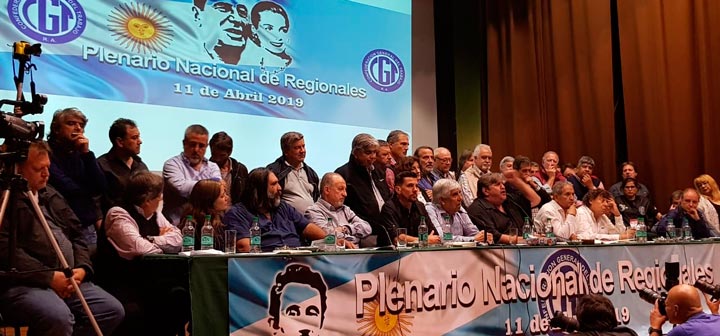 El Frente Sindical y las dos CTA lanzan un paro general