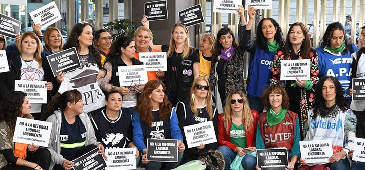 Mujeres sindicalistas contra la reforma laboral encubierta