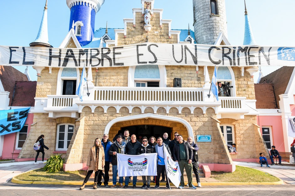 LA PLATA: EL SATSAID PRESENTE EN LA MARCHA “LOS CHICXS DEL PUEBLO” 