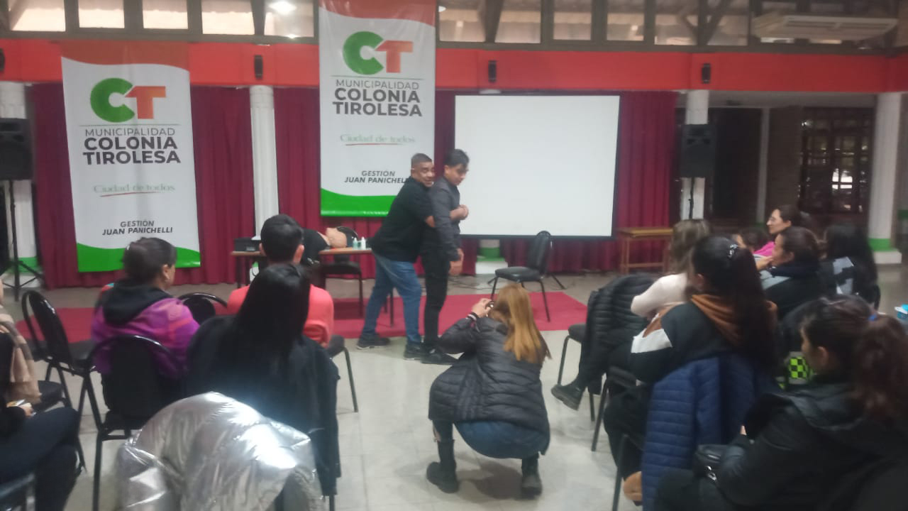 CÓRDOBA: CAPACITACIÓN DE SEGURIDAD E HIGIENE EN COLONIA TIROLESA 