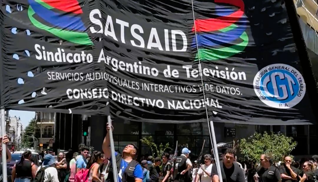 LA PATRIA NO SE VENDE: EL SATSAID SE MOVILIZÓ JUNTO A GREMIOS DE LA CGT Y LA CTA