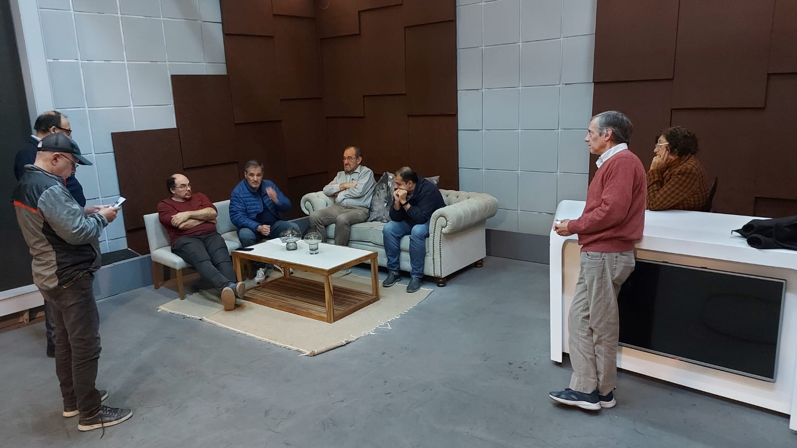 TUCUMÁN: ASAMBLEA EN CANAL 8 POR FALTA DE PAGOS Y APORTES