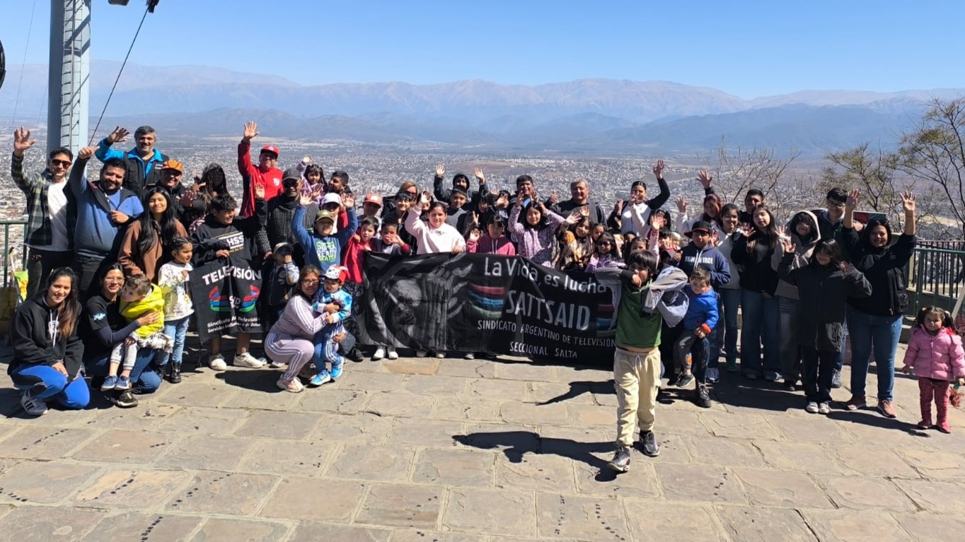 SALTA: CHICOS Y CHICAS VISITARON EL TELEFÉRICO PARA FESTEJAR EL DÍA DE LAS INFANCIAS