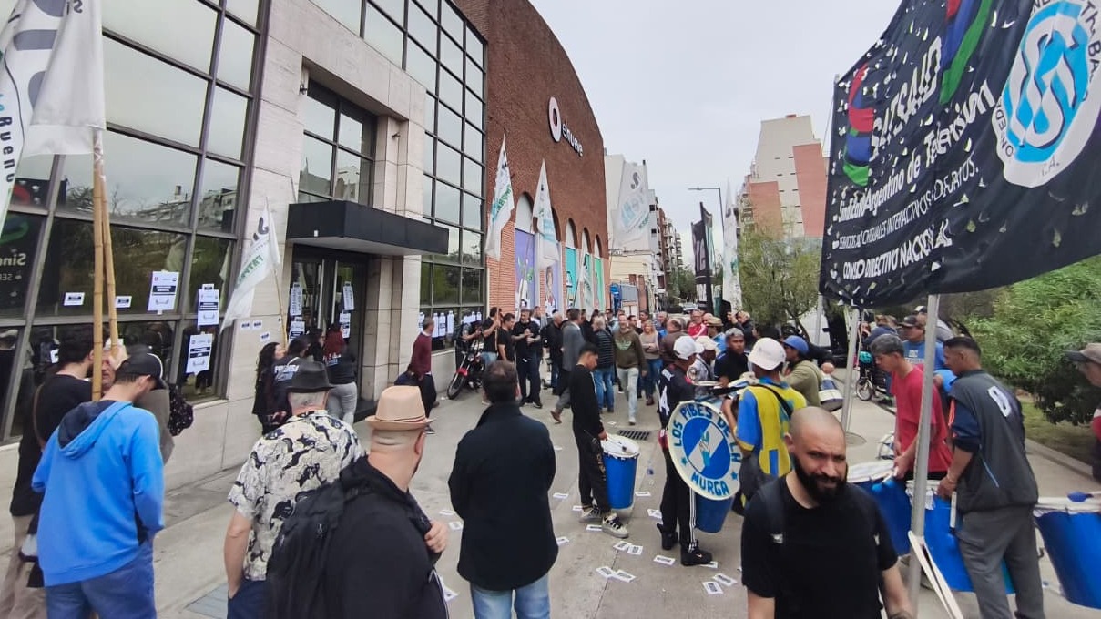 ¡SANTA MARÍA PAGÁ YA LOS AUMENTOS!: MOVILIZACIÓN EN UNIDAD A ELNUEVE E IP NOTICIAS