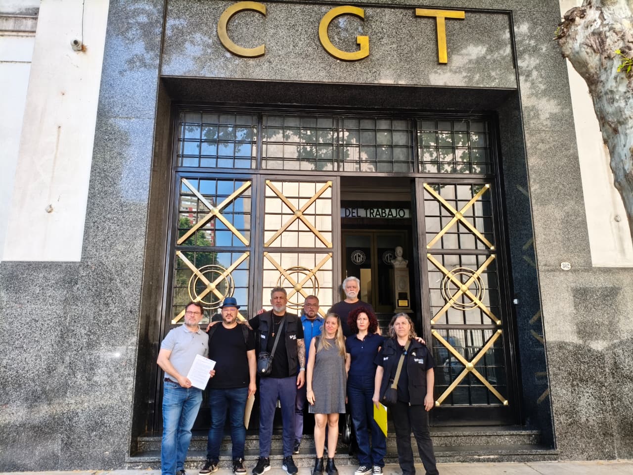 LOS TRABAJADORES DEL GRUPO OCTUBRE EXIGEN LA RENUNCIA DE SANTA MARIA A LA CGT