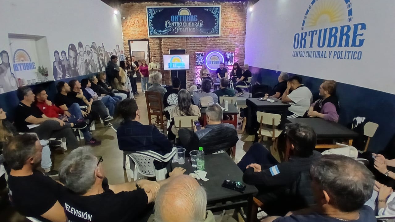 BAHÍA BLANCA: EL CENTRO CULTURAL OKTUBRE HOMENAJEÓ A CARLOS ARRIGONI