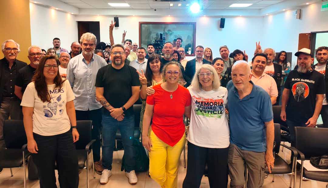 CHARLA DEBATE “CONOCER TU IDENTIDAD ES UN DERECHO”