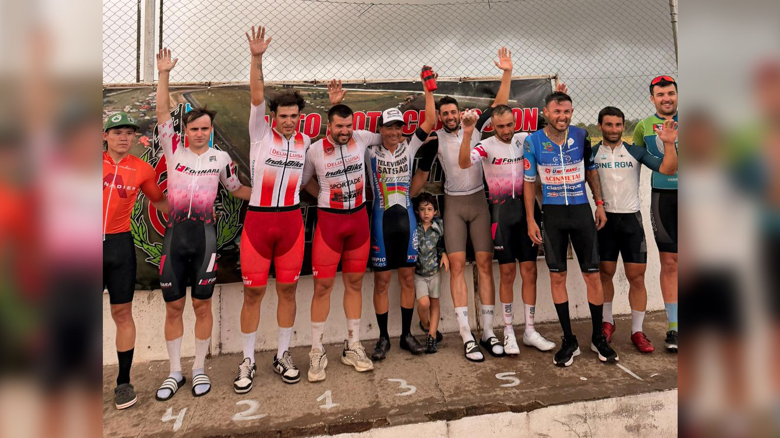 CICLISMO: NICOLÁS BENEDETTO ALCANZÓ EL TERCER PUESTO EN EL GP VUELTA A COLÓN 