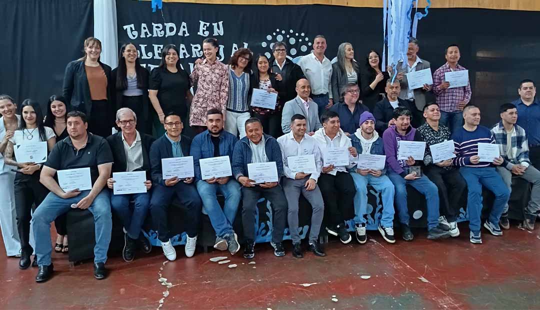 TIERRA DEL FUEGO: EGRESÓ LA PRIMERA CAMADA DE TRABAJADORES DE TELEVISIÓN QUE CONCLUYERON SUS ESTUDIOS SECUNDARIOS 