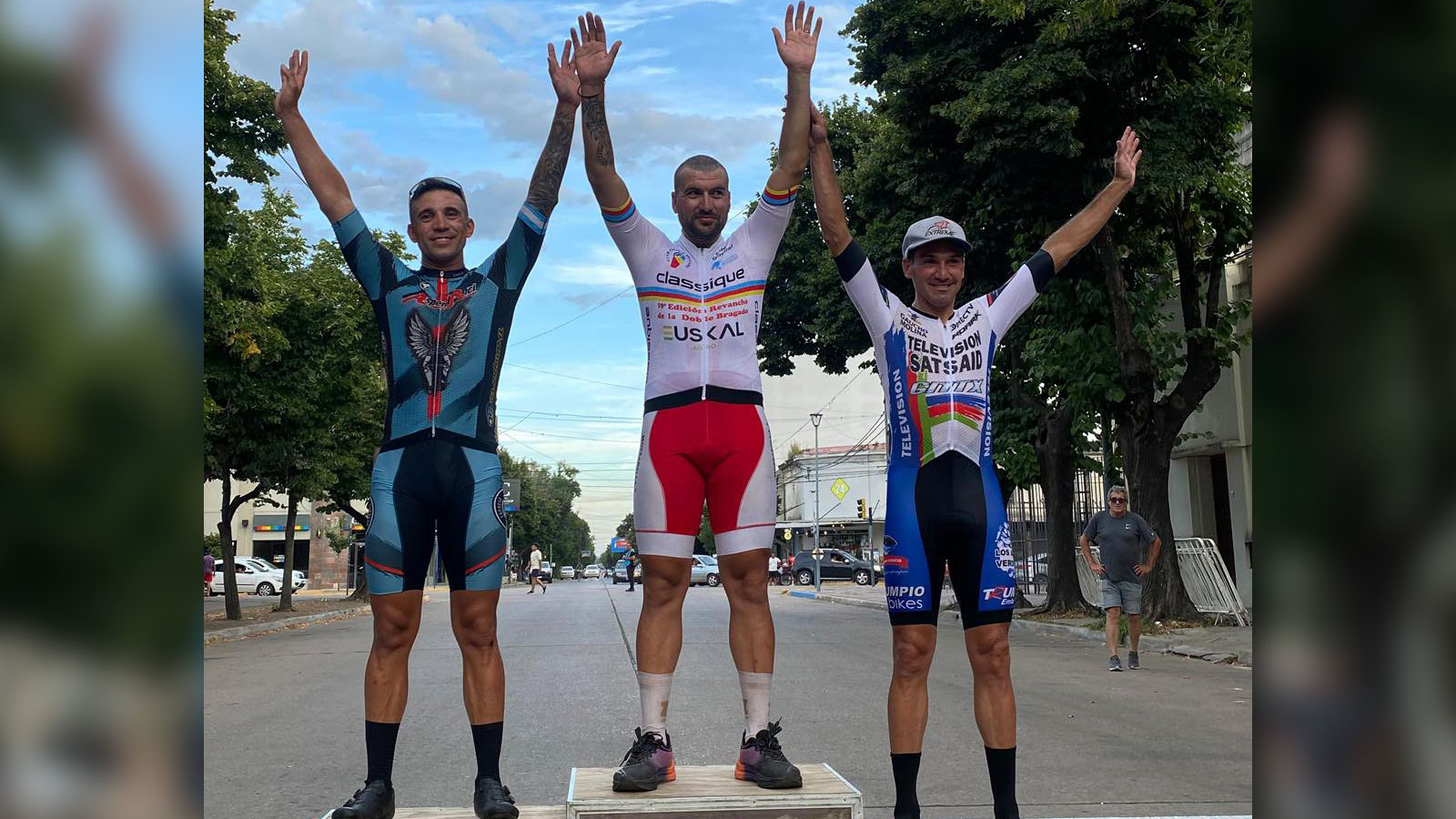 CICLISMO: DESTACADA PARTICIPACIÓN DEL SAT EN LA REVANCHA DE LA DOBLE BRAGADO 