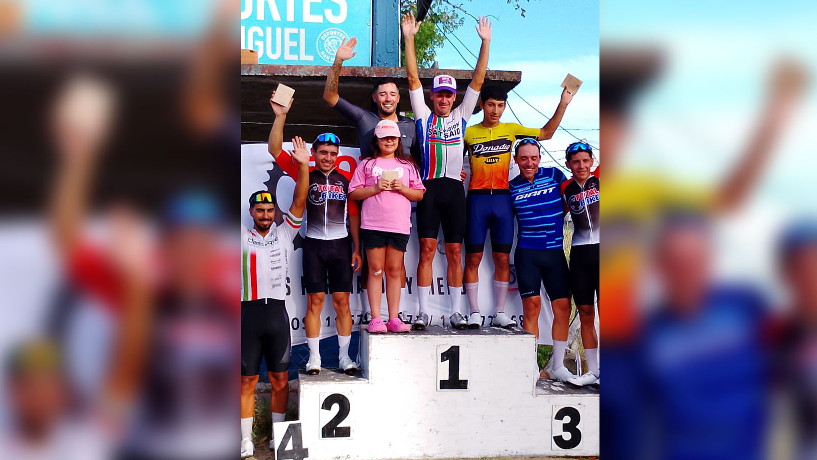 CICLISMO: PODIOS EN BELLA VISTA, PERGAMINO Y TOAY 