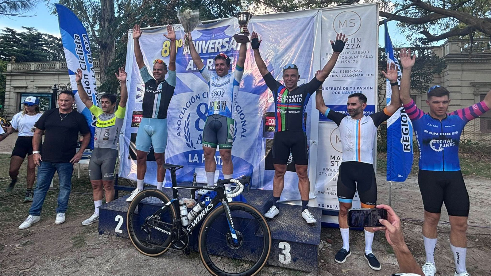 CICLISMO: PODIOS DEL SAT EN LA PLATA Y LOMAS DE ZAMORA
