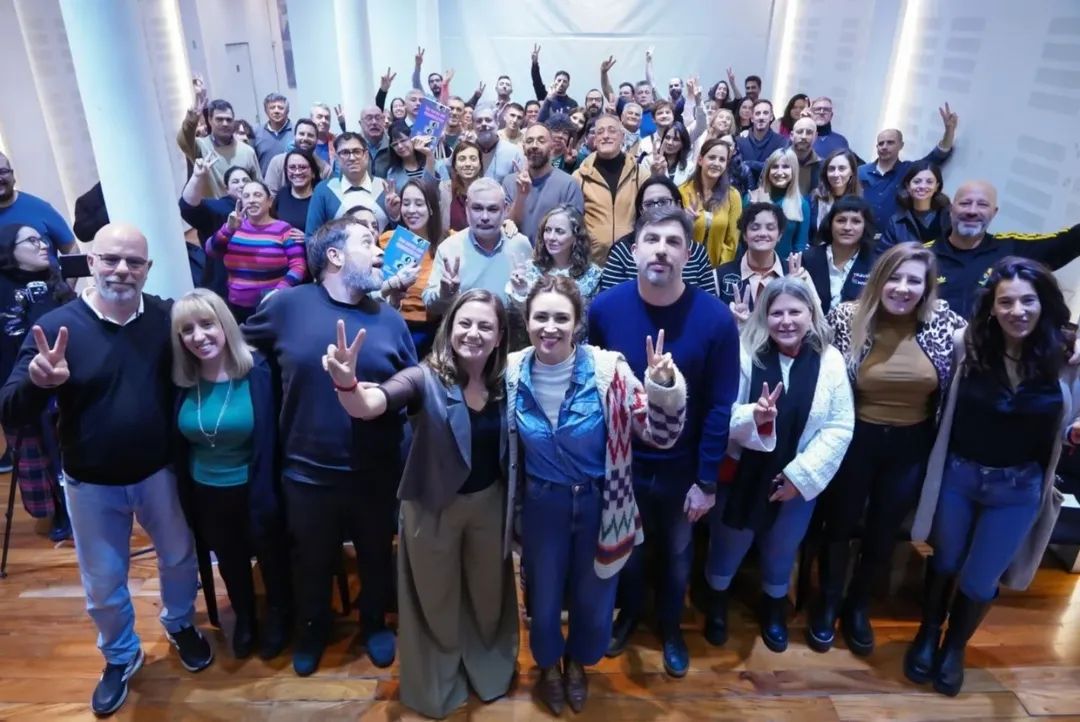 AMBA: PRESENTACIÓN DEL LIBRO “LAS CARAS DEL MONSTRUO” DE JULIA MENGOLINI
