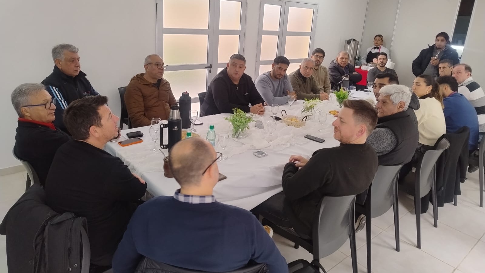 REUNIÓN ENTRE DIRIGENTES DEL SATSAID DEL NORESTE ARGENTINO Y AUTORIDADES DE DIRECTV