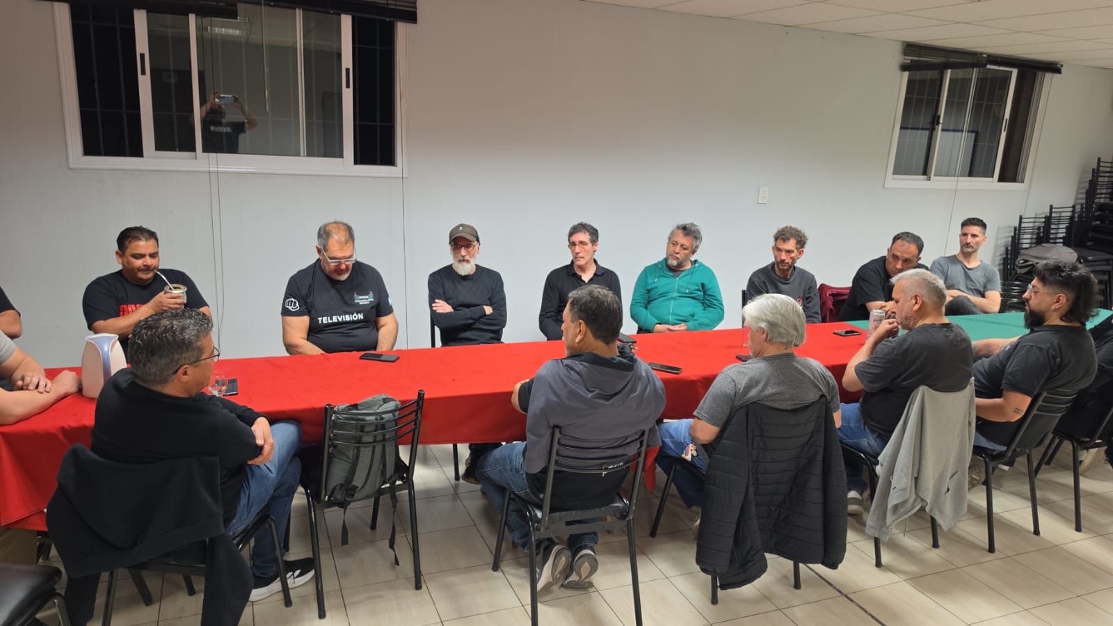 MENDOZA: REUNIÓN CON TRABAJADORES Y TRABAJADORAS DE CANAL 7